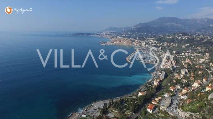 Villa med utsikt over Monaco og Den franske rivieraen i Ventimiglia.