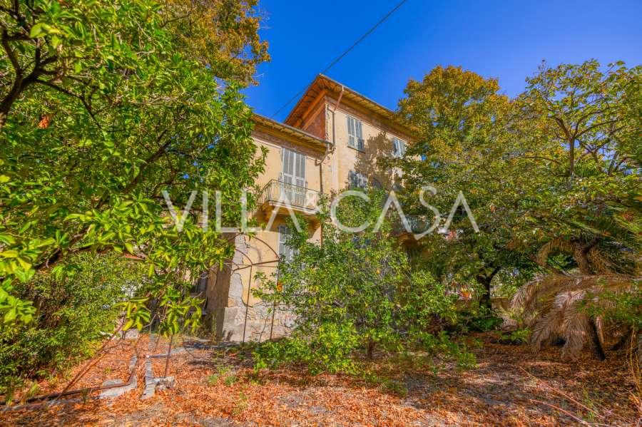 Villa på 450 m2 i Ventimiglia som trenger restaurering.