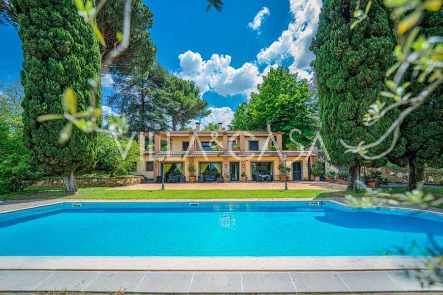 Frascati, Roma: Luksuriøs villa med basseng