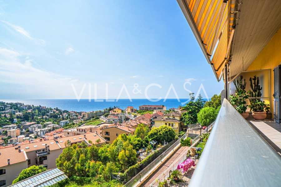 Sanremo, toppleilighet