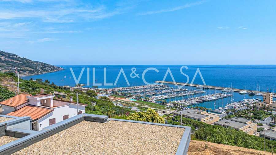 Moderne villa i Santo Stefano al Mare