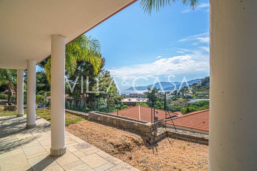 Moderne villa i Bordighera