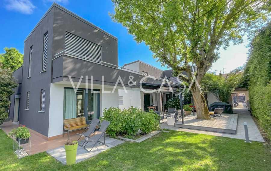 En villa med basseng i Ferrara.