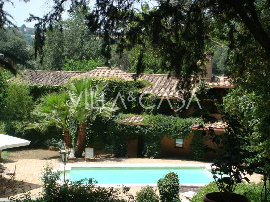 Historisk villa til leie i en prestisjefylt residens i Roma.