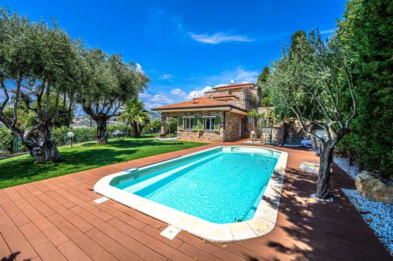 Villa til salgs i Bordighera