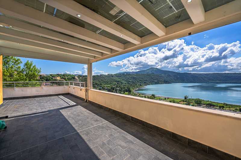 Eksklusiv penthouse i Castel Gandolfo