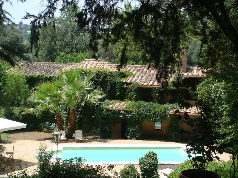 Historisk villa til leie i en prestisjefylt residens i Roma.