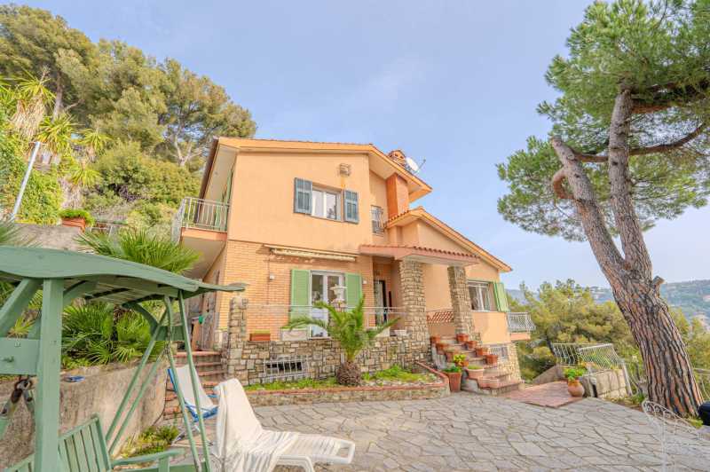Villa med havutsikt i Bordighera.