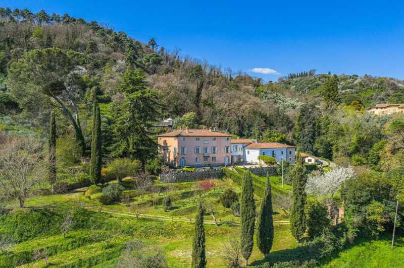 Villa med historisk sjarm i Lucca.