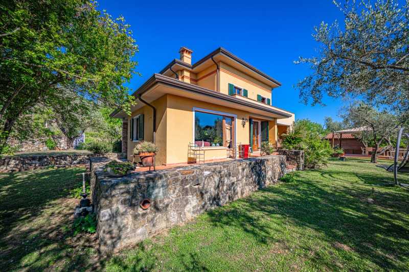 Villa i Carrara til salgs
