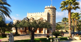 Kjøp av et slott-villa i Liguria, Italia.