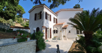 Villa med vakker park i Sanremo