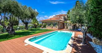 Villa til salgs i Bordighera