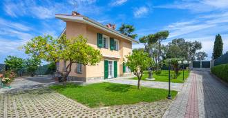 Langtidsleie av villa i Sanremo.