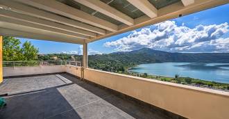 Eksklusiv penthouse i Castel Gandolfo