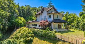 Eksklusiv villa ved innsjøen Maggiore i Stresa til salgs.