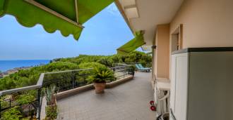 Penthouse med havutsikt i San Remo