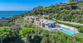 Moderne villa med basseng i Punta Ala, til leie.