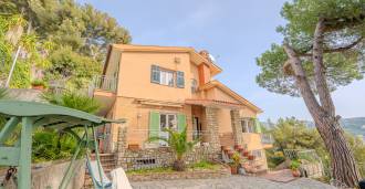 Villa med havutsikt i Bordighera.