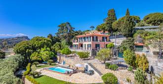 Flott villa til salgs i Bordighera