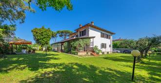 Premium villa til salgs i Marina di Carrara