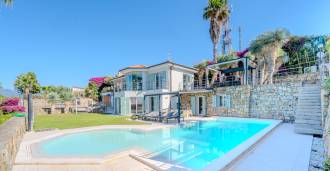 Villa Monet med svømmebasseng og fantastisk havutsikt i Bordighera