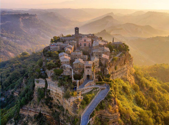 En spøkelsesby du må se i Italia