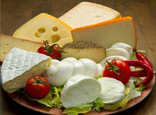 Gastronomisk tur som smaker på ostene i Italia